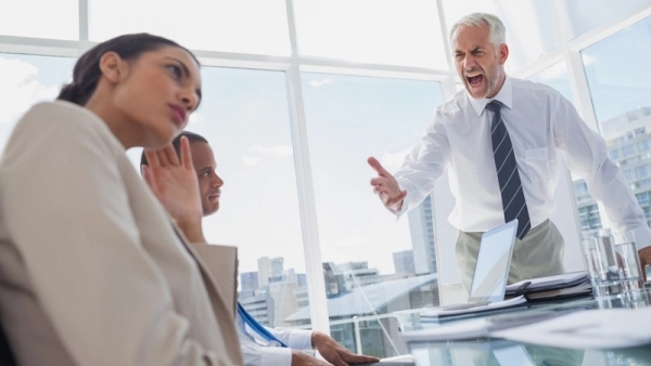 How to Deal With a Difficult Boss: Practical Strategies That Actually Work
