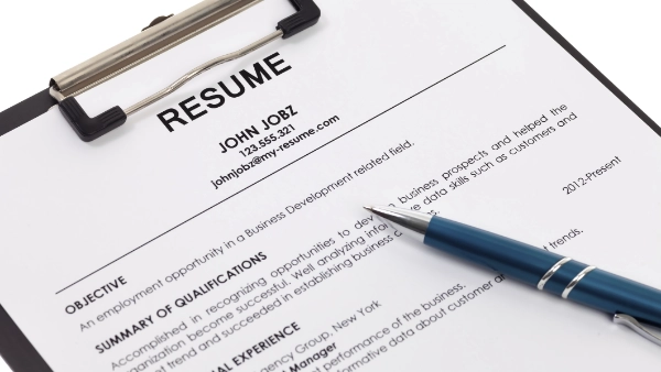 Resume Objective Examples for Students (2026 Guide)